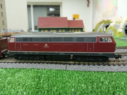 Тепловоз BR 218